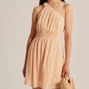 NWT Abercrombie & Fitch women’s peach one shoulder dress. Size Large Tall